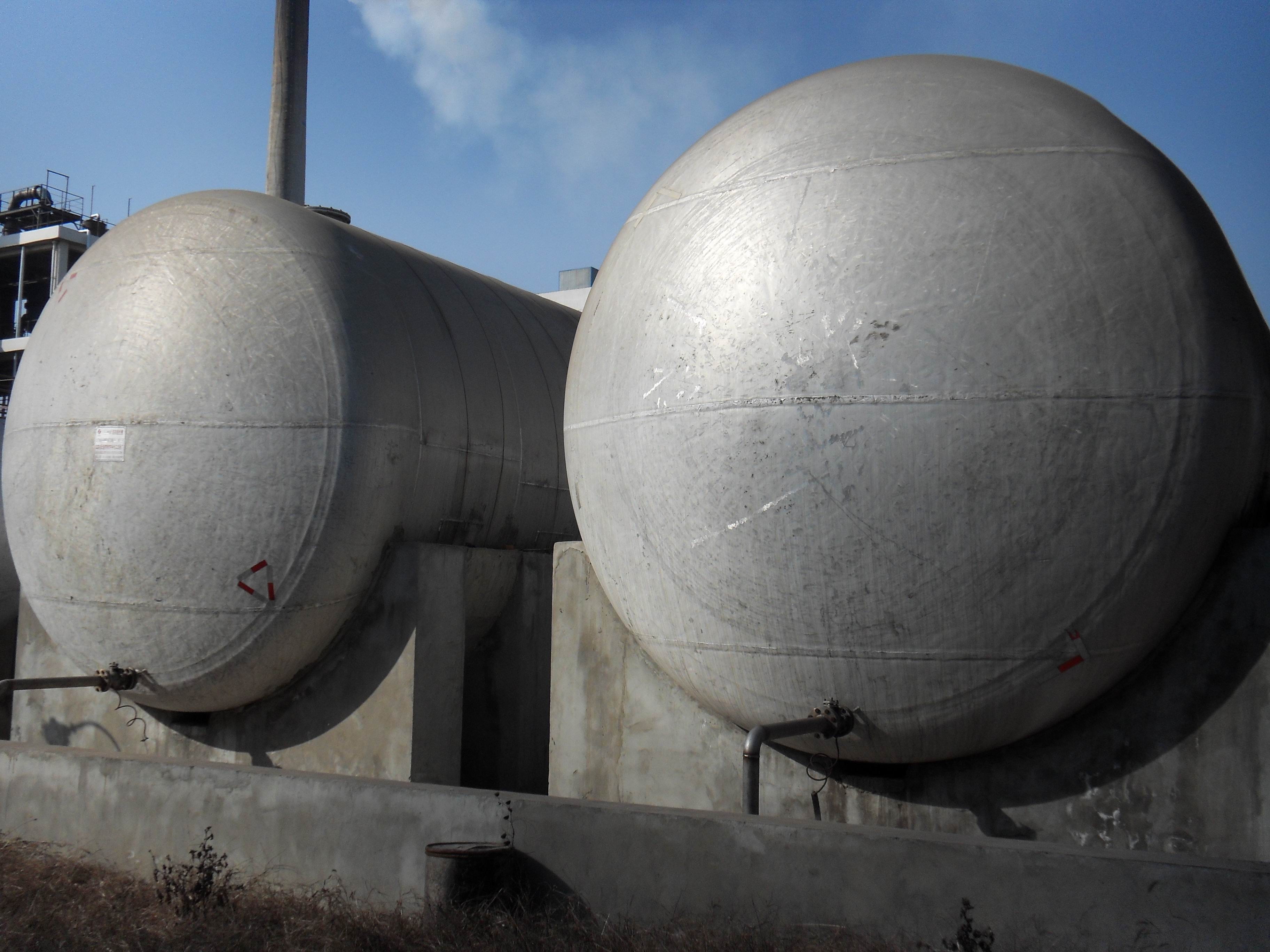 八一化(huà)工360立方硝酸儲(chǔ)罐