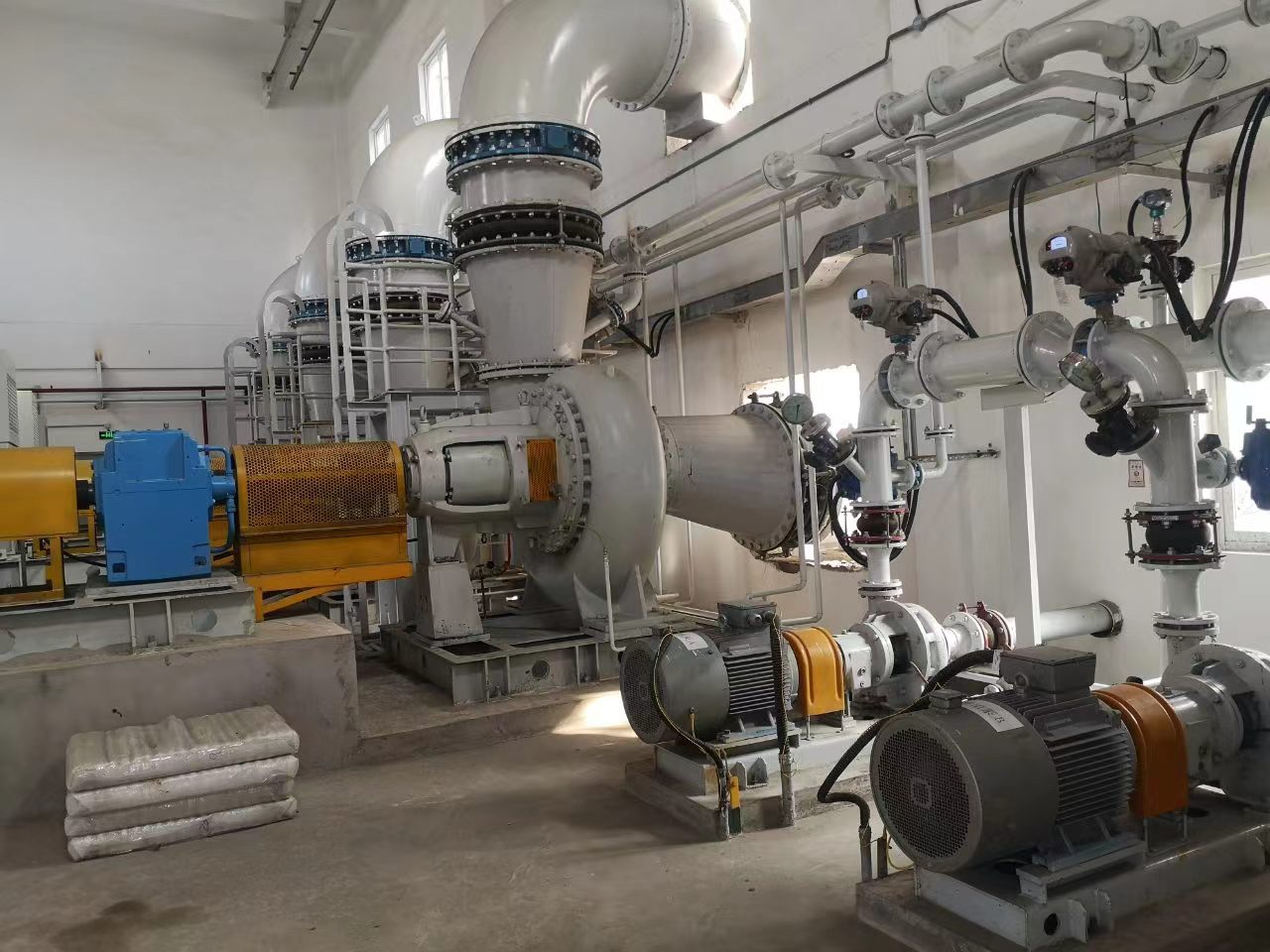 濟甯華(hua)源電熱廠安裝(zhuāng)脫硫泵