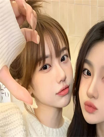 《费罗纳的修女们》专业影评：剧情结构、人物塑造、主题思想三重历史分析